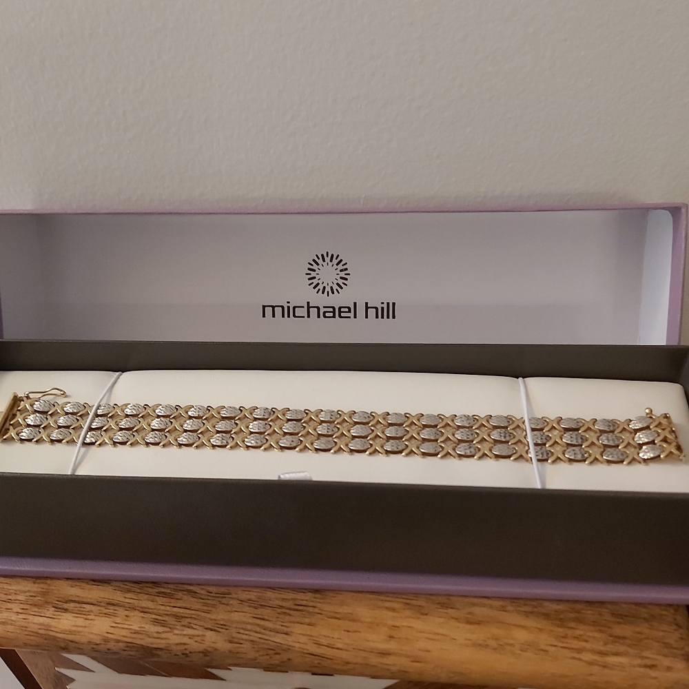 Amazing 10K solid gold dimond cut State bracelet